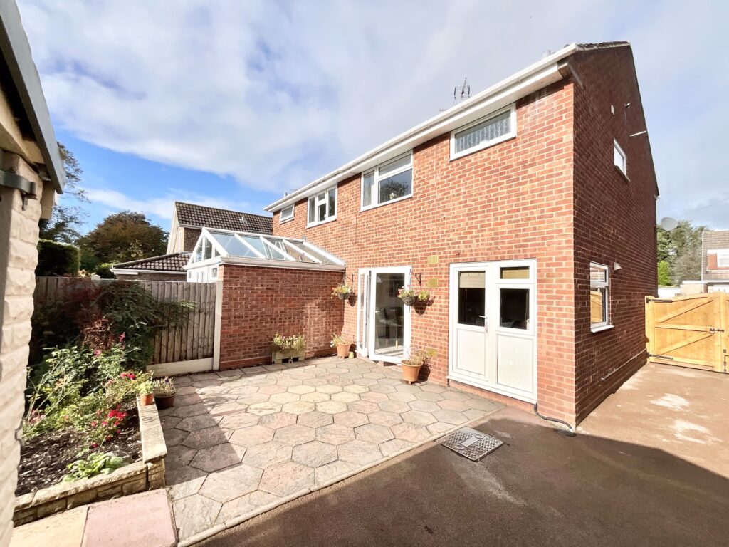 Oldfields Crescent, Great Haywood, ST18