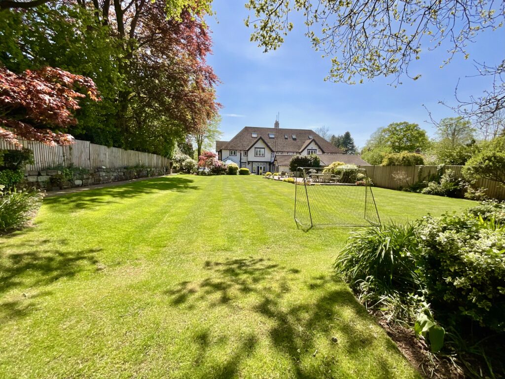 Station Road, Barlaston, ST12