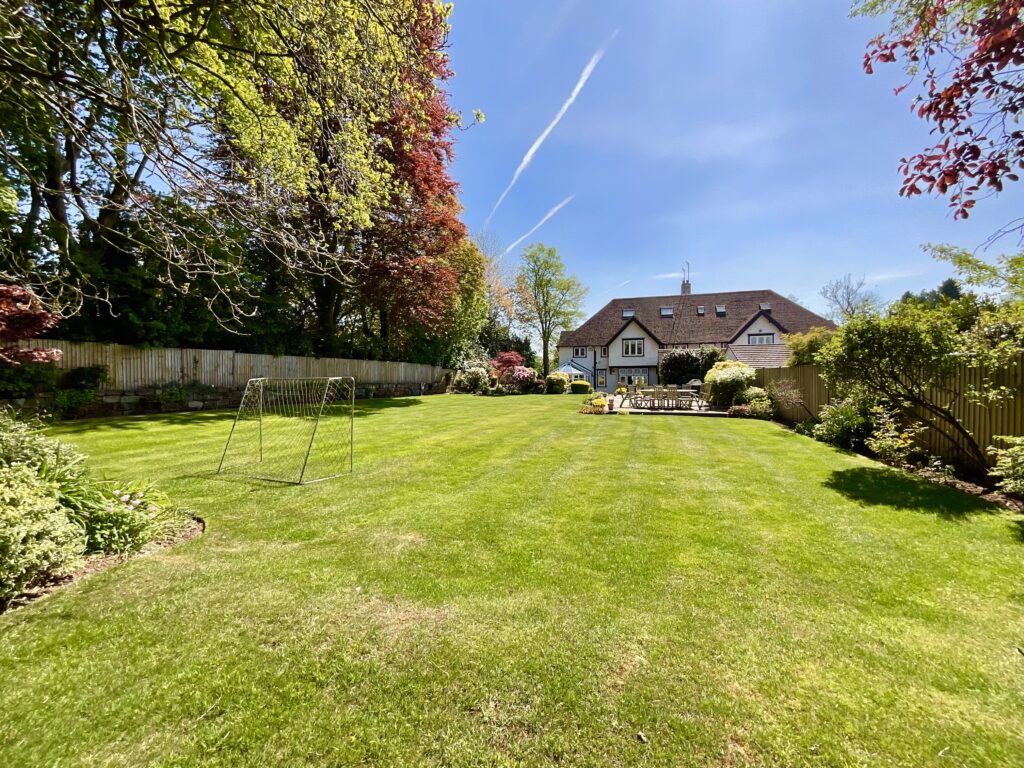 Station Road, Barlaston, ST12