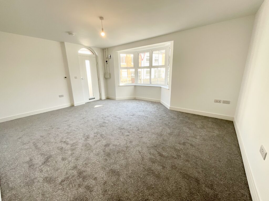 The Avenue, Stone, ST15