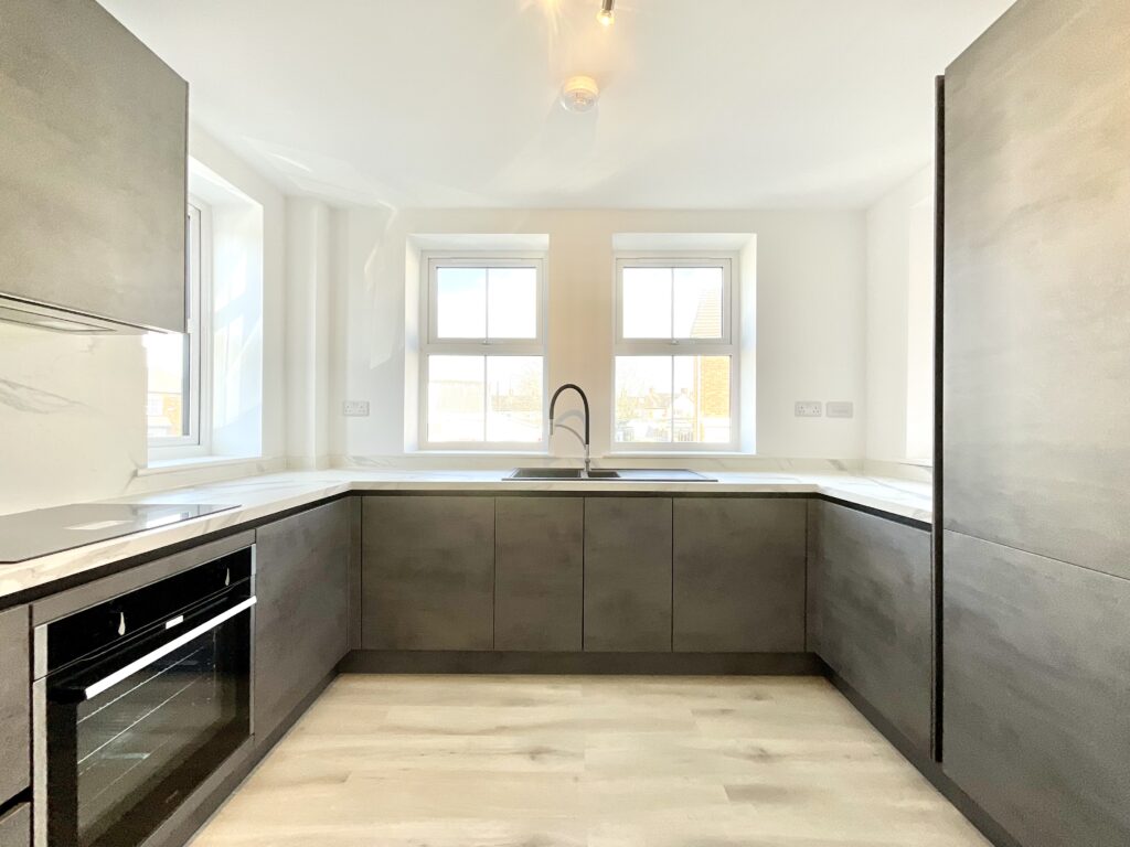 The Avenue, Stone, ST15