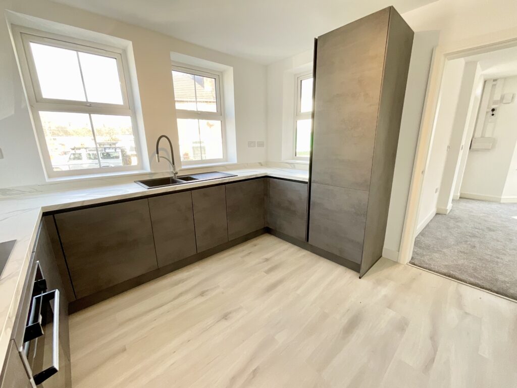 The Avenue, Stone, ST15