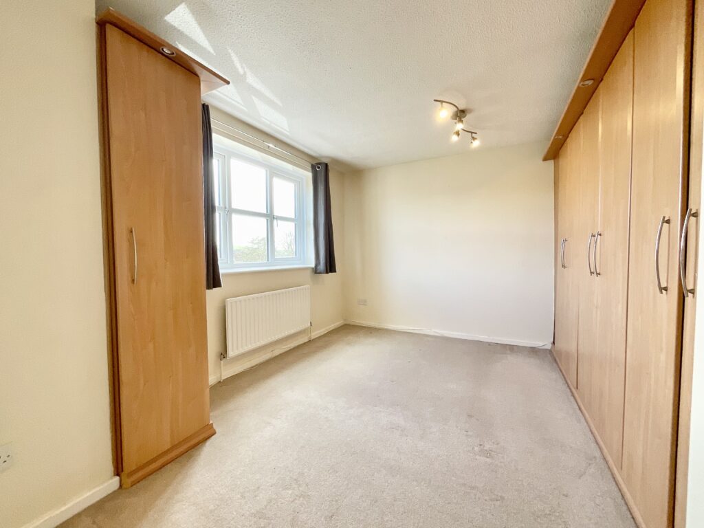 Aston Chase, Stone, ST15