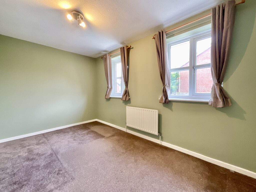 Aston Chase, Stone, ST15