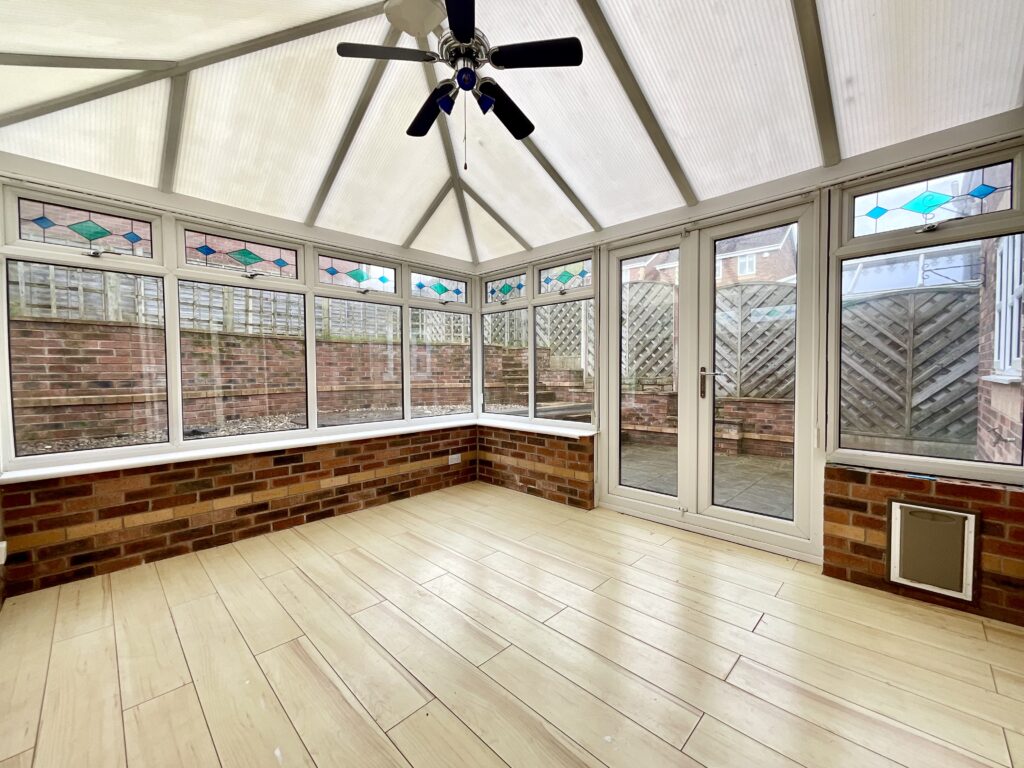 Aston Chase, Stone, ST15