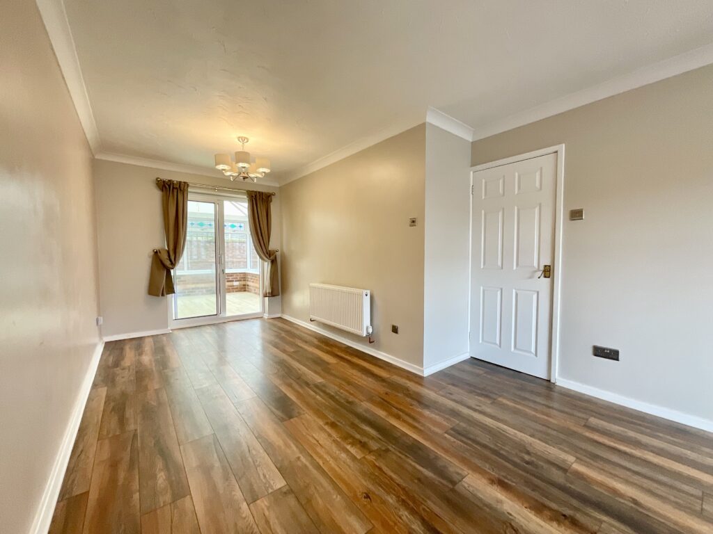 Aston Chase, Stone, ST15