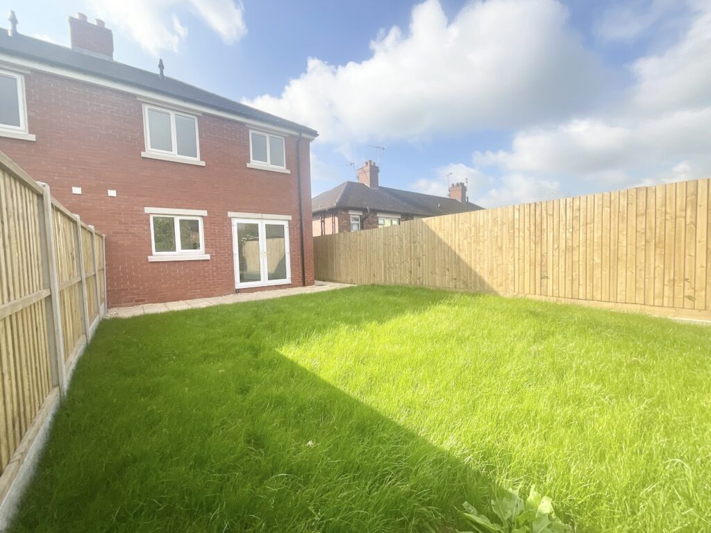 Sandringham Crescent, Hanford, ST4