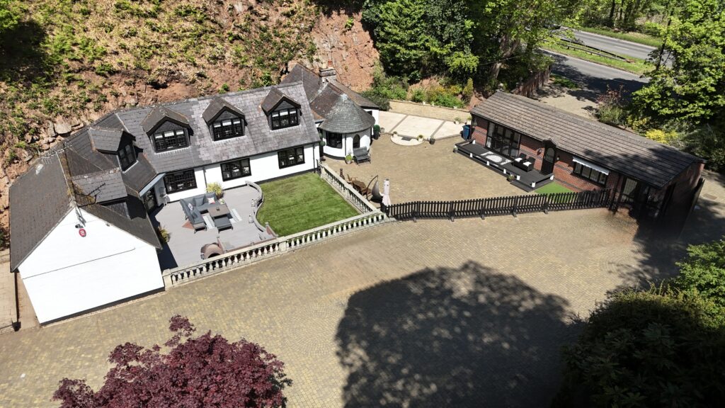 Stone Road, Tittensor, ST12