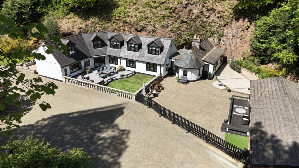 Stone Road, Tittensor, ST12