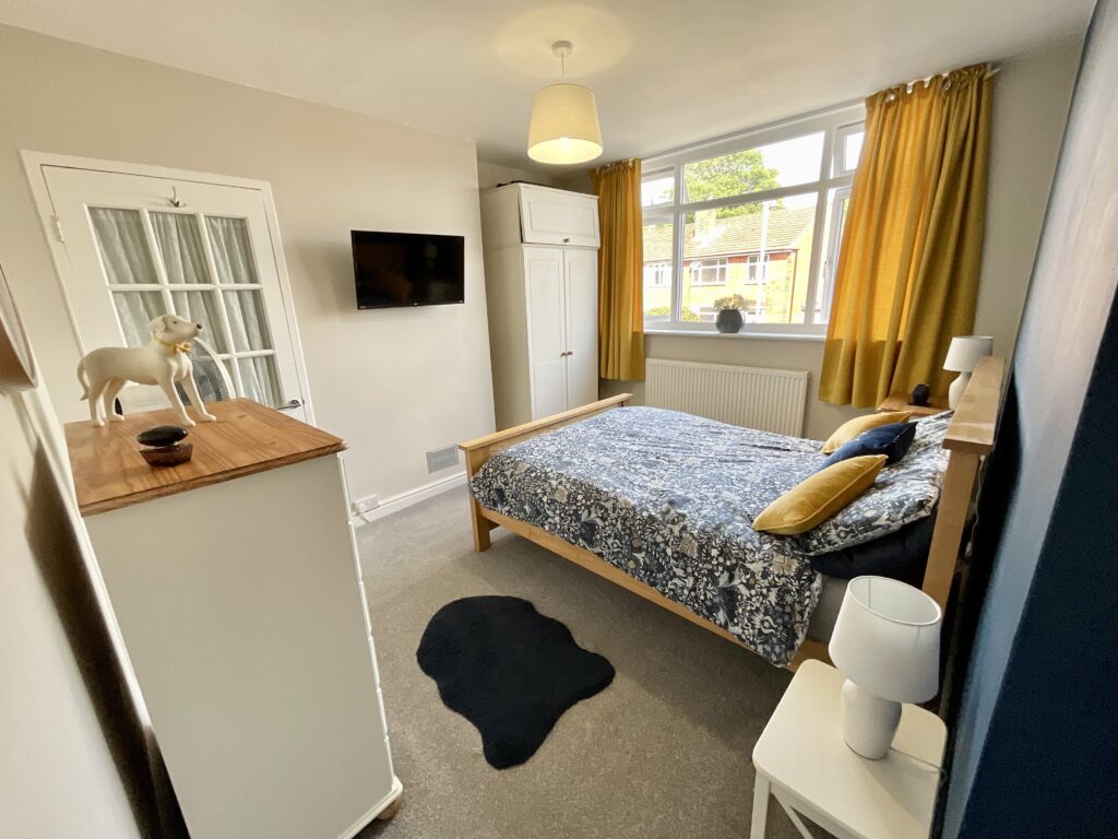 Kent Grove, Stone, ST15
