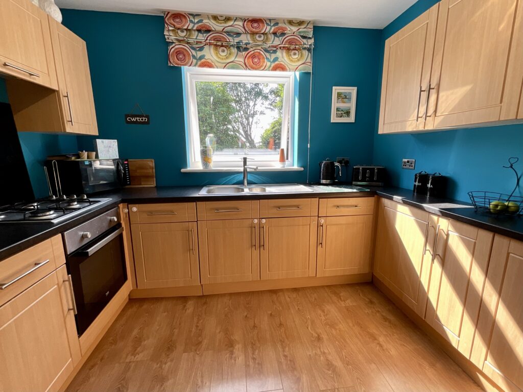 Kent Grove, Stone, ST15