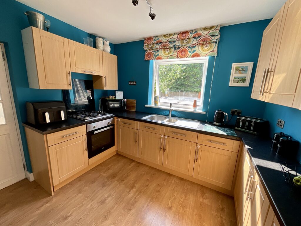 Kent Grove, Stone, ST15