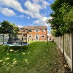 Kent Grove, Stone, ST15