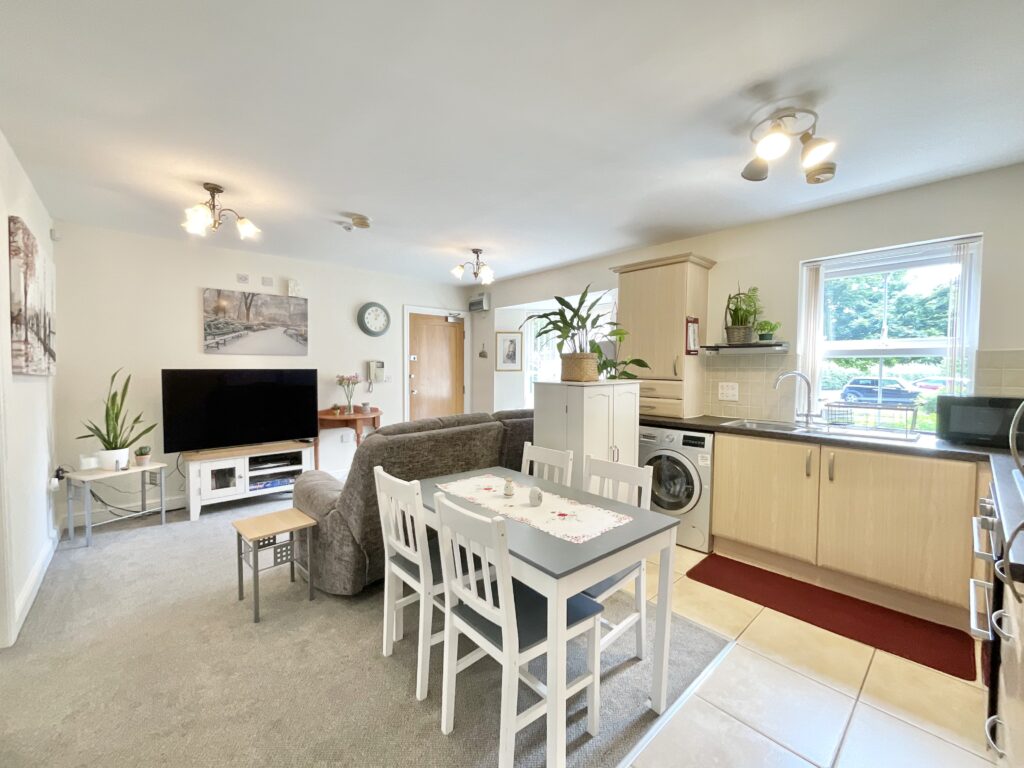 The Crossings, Stone, ST15