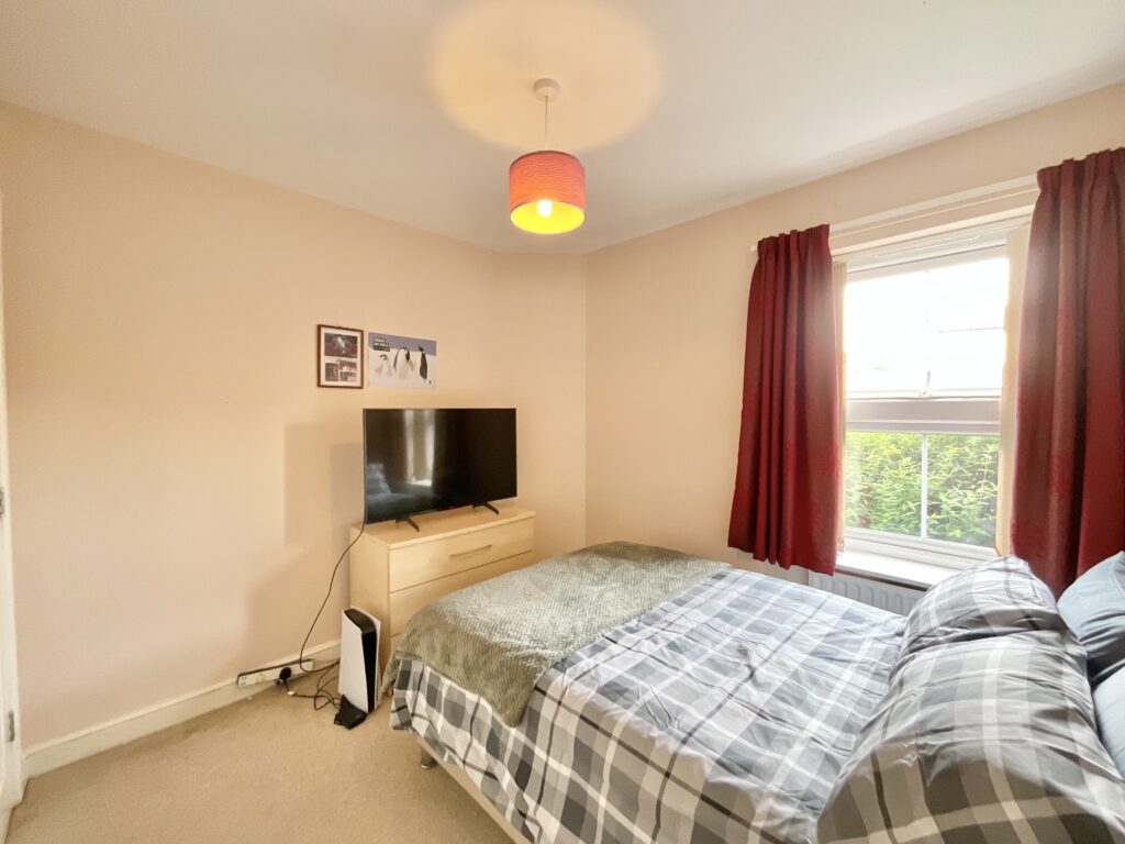 The Crossings, Stone, ST15