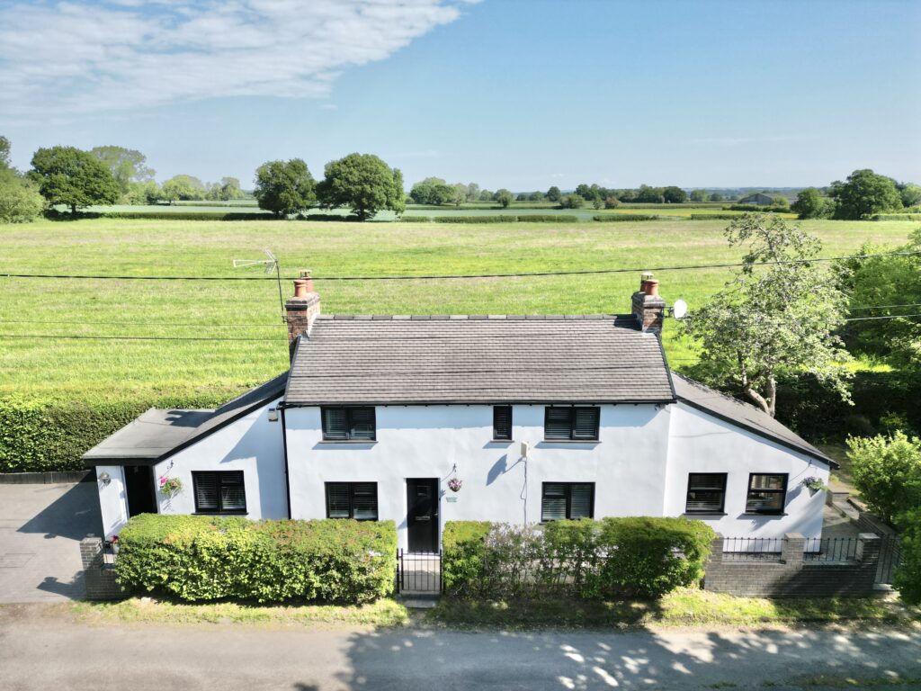 Holly Lane, Haughton, ST18