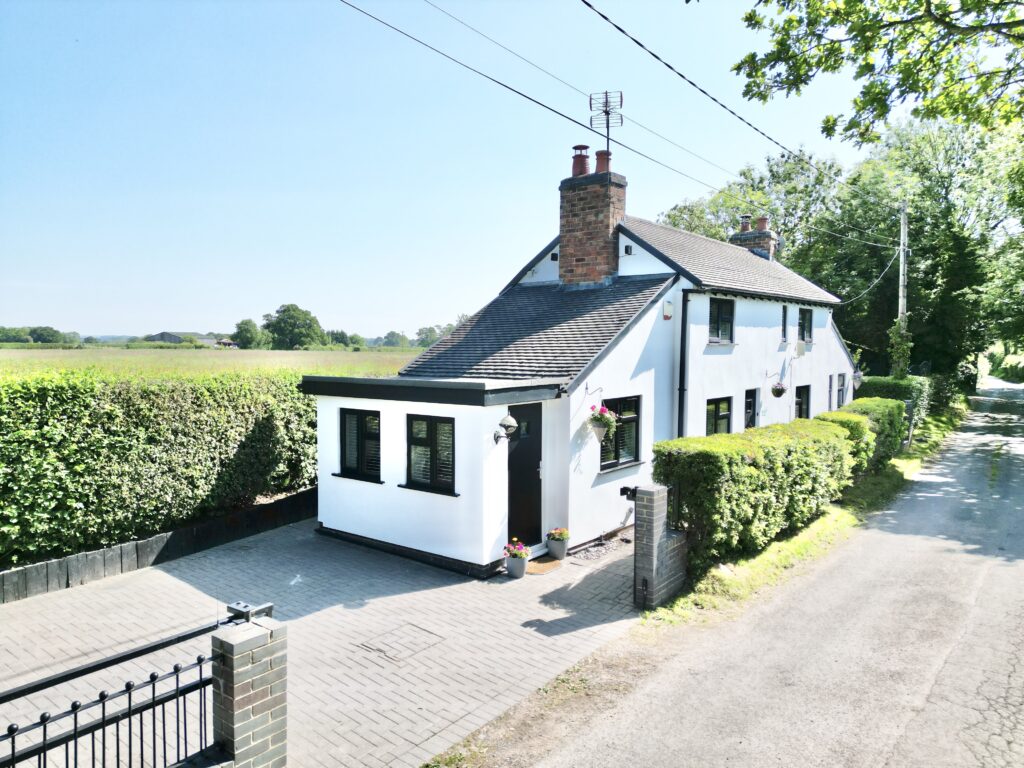 Holly Lane, Haughton, ST18