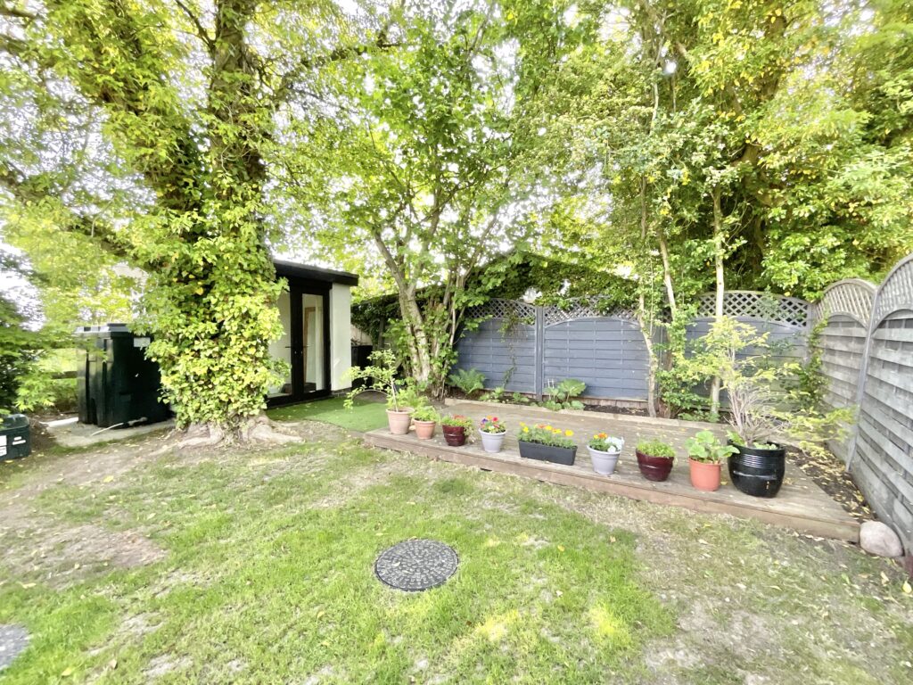 Holly Lane, Haughton, ST18