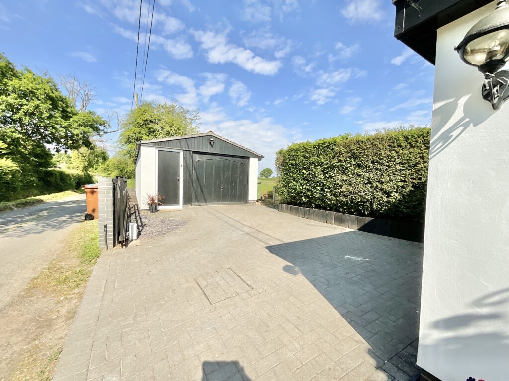 Holly Lane, Haughton, ST18