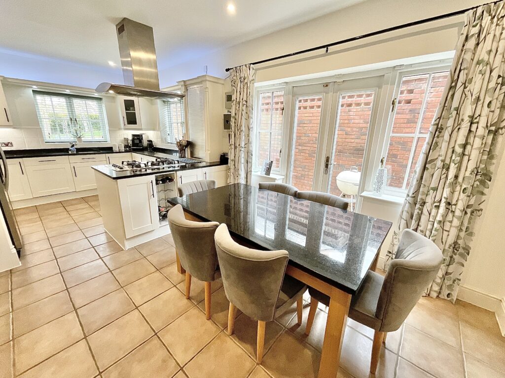 Wychwood Park, Weston, CW2