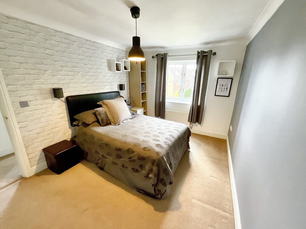 Wychwood Park, Weston, CW2