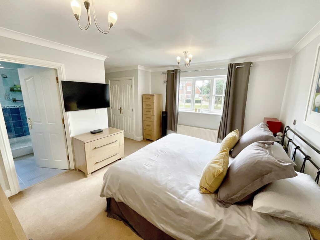 Wychwood Park, Weston, CW2