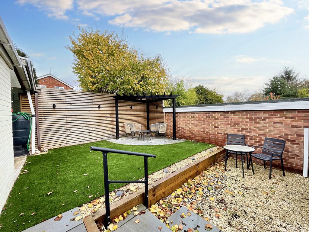 Peacehaven Grove, Stoke-On-Trent, ST4