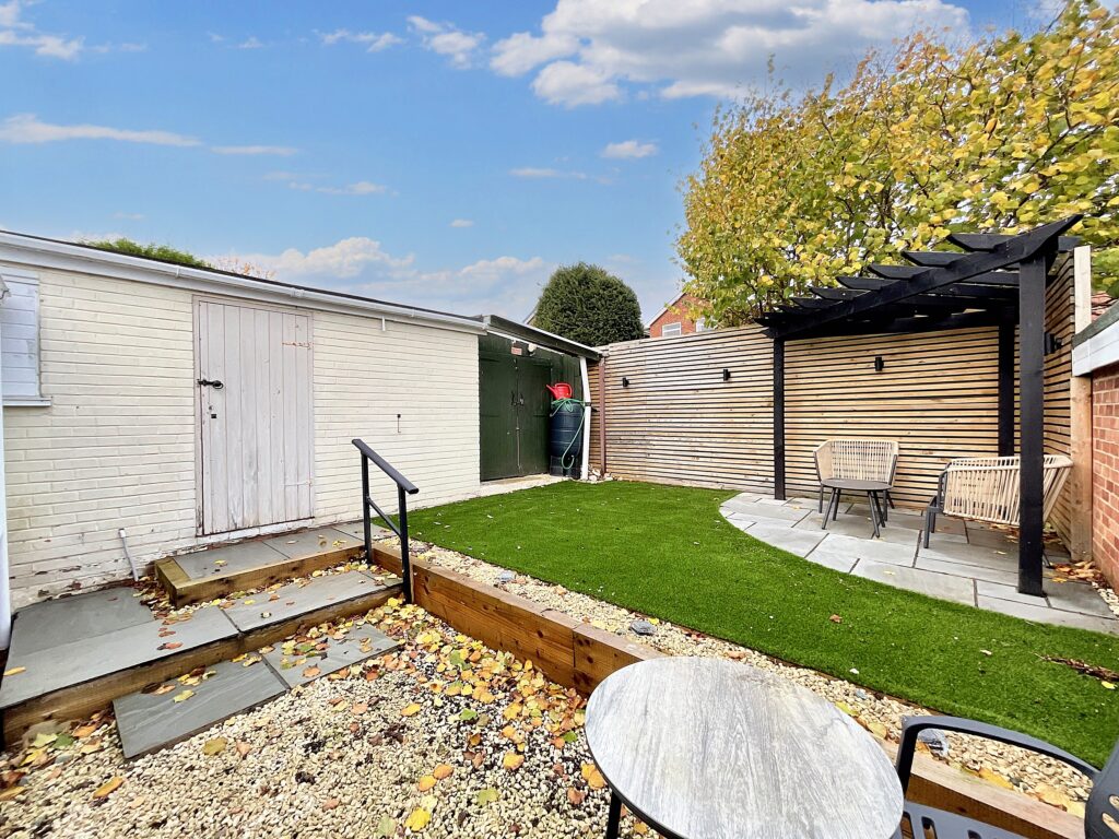 Peacehaven Grove, Stoke-On-Trent, ST4