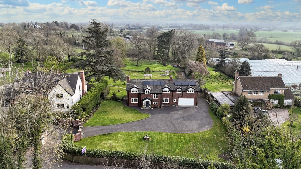 London Road, Woore, CW3