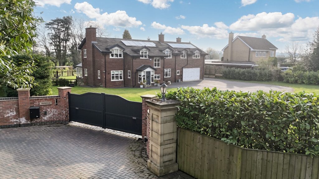 London Road, Woore, CW3