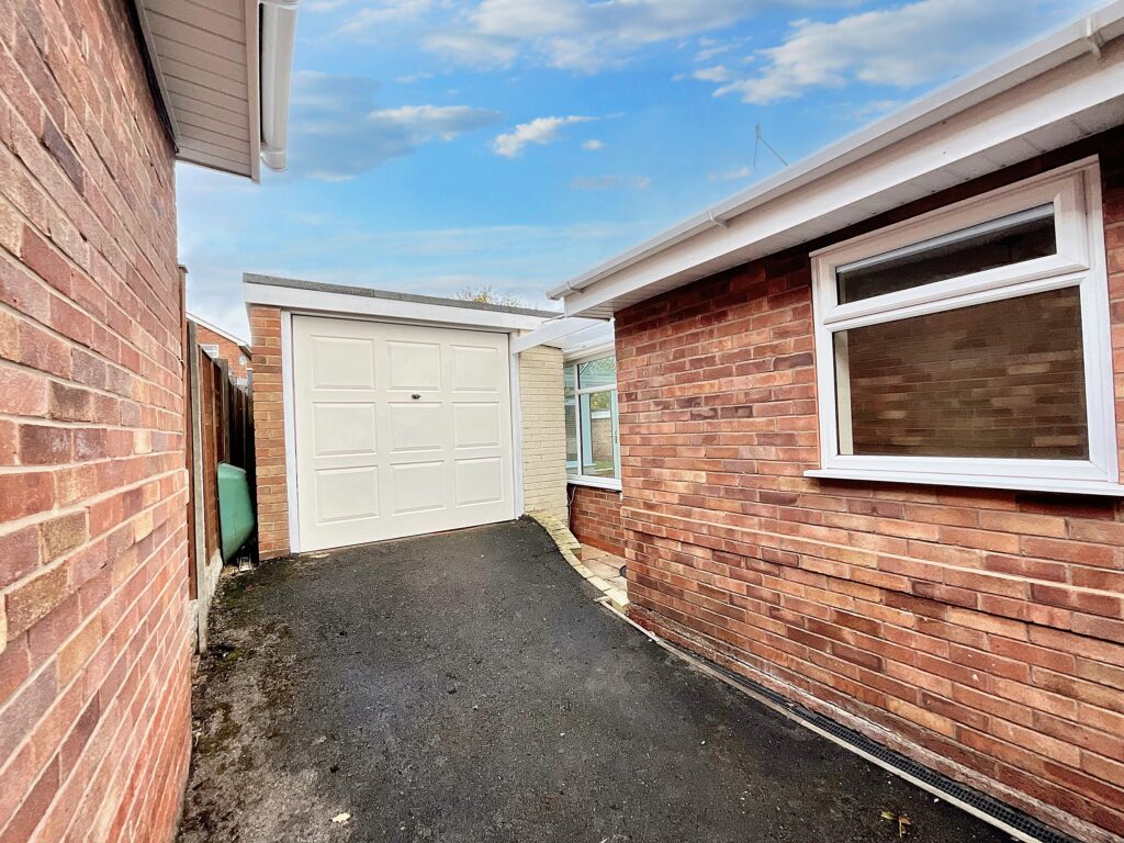 Peacehaven Grove, Stoke-On-Trent, ST4