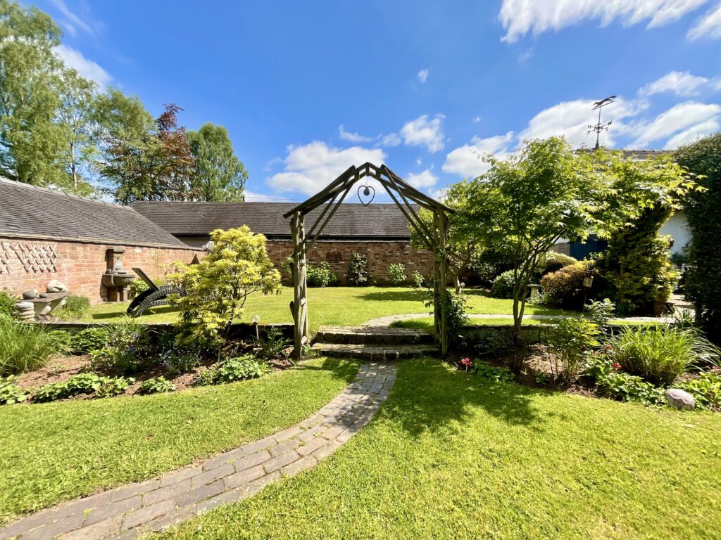 Chase Lane, Tittensor, ST12