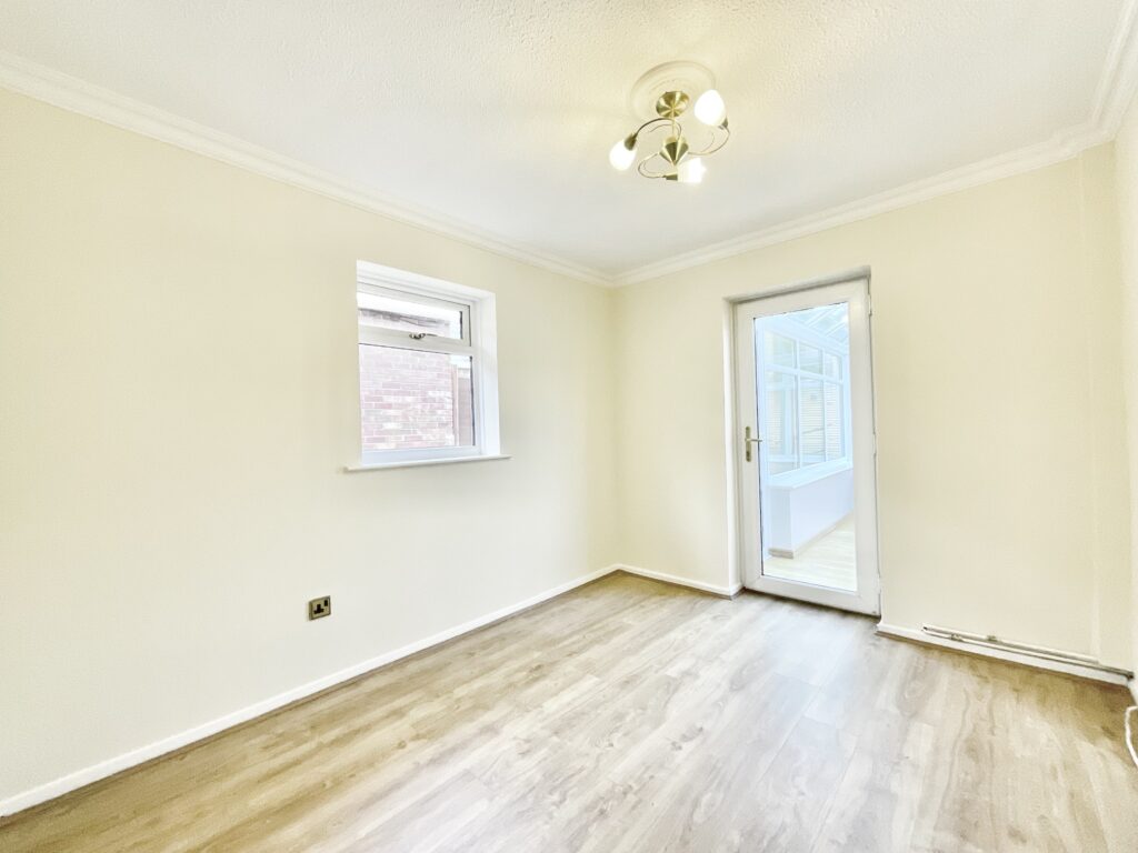Peacehaven Grove, Stoke-On-Trent, ST4