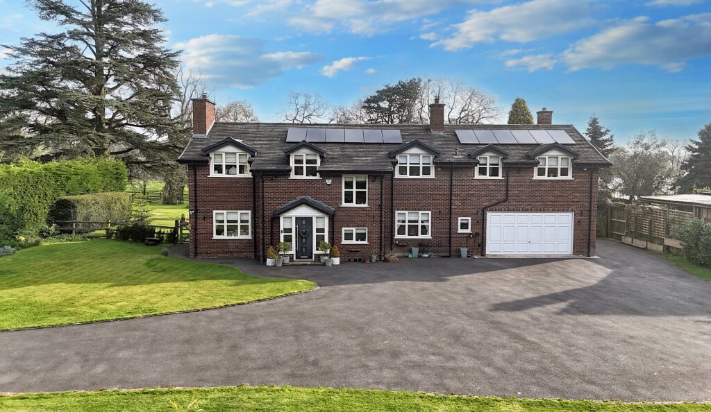 London Road, Woore, CW3