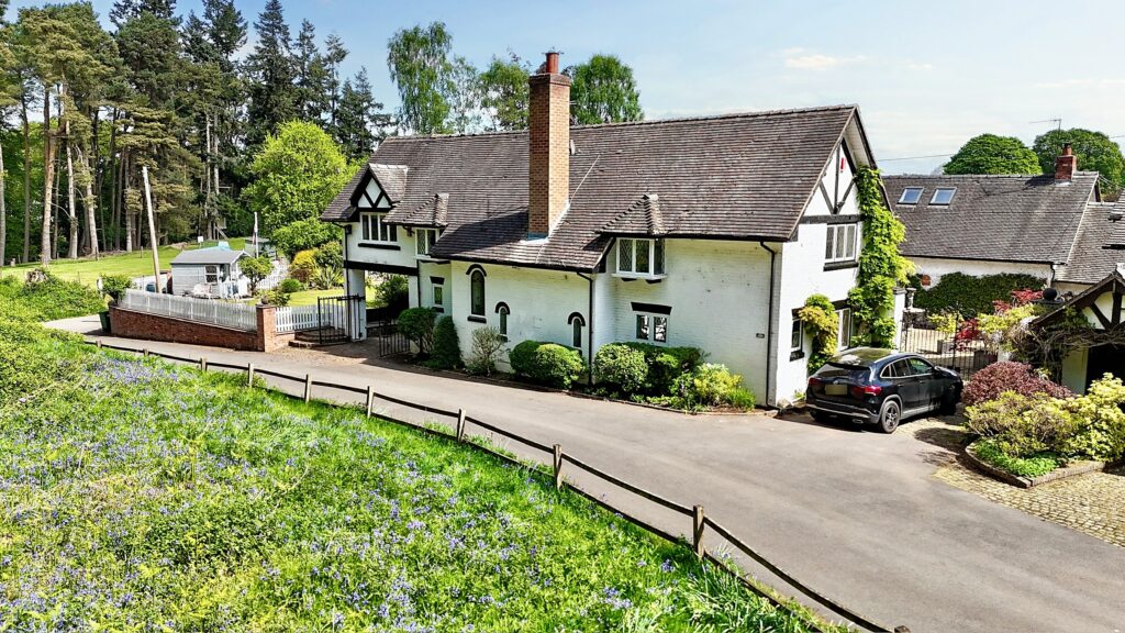 Chase Lane, Tittensor, ST12