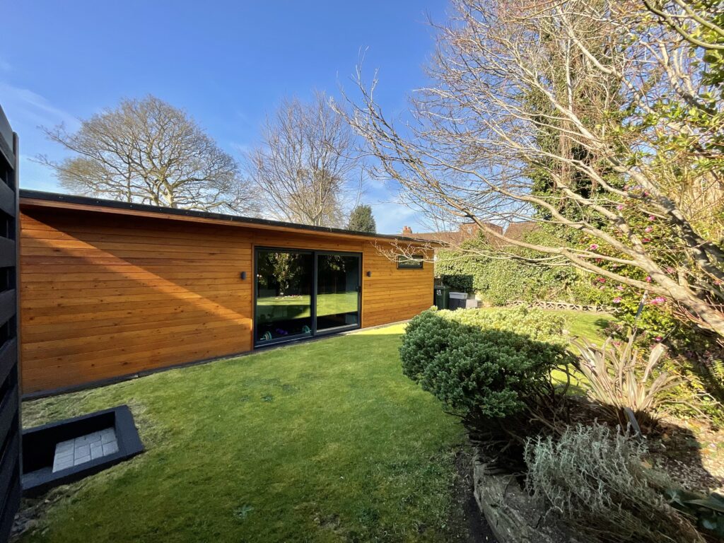 Mount Avenue, Stone, ST15