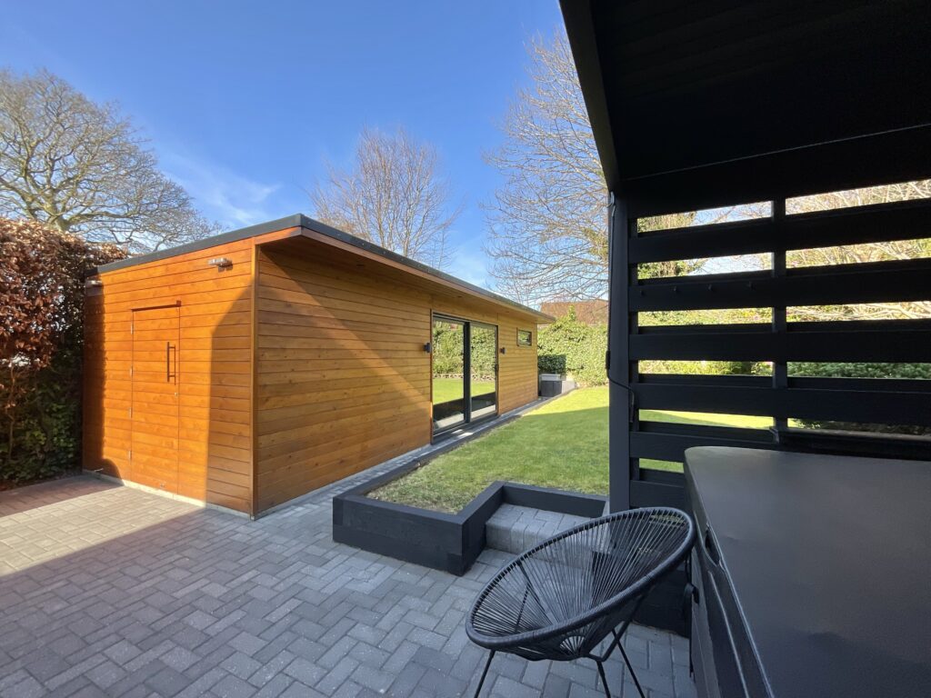 Mount Avenue, Stone, ST15