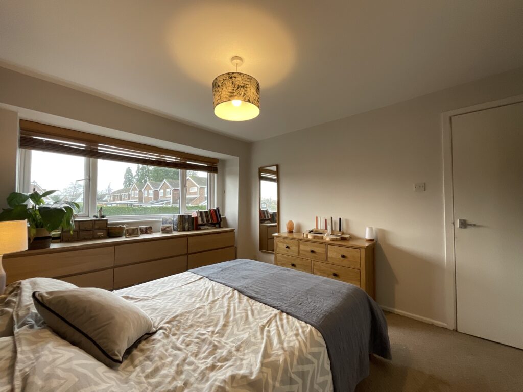 Redwood Avenue, Stone, ST15