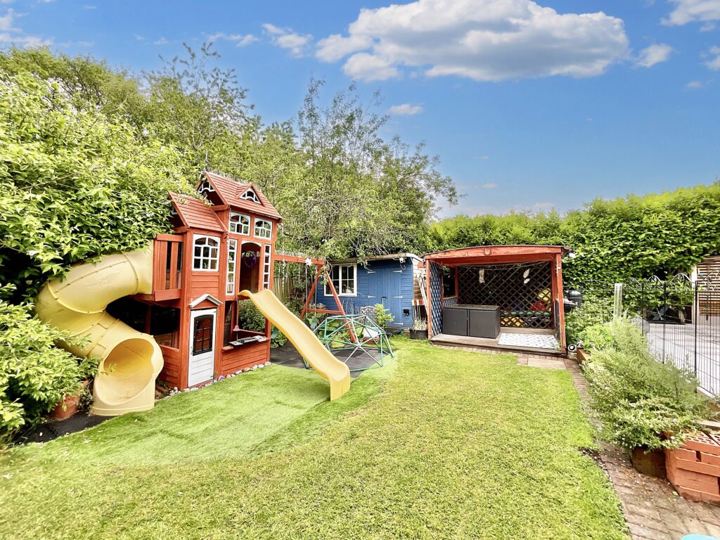 Alder Close, Loggerheads, TF9