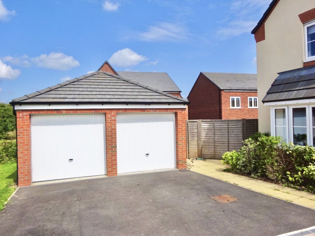 Blossom Grove, Edleston, CW5
