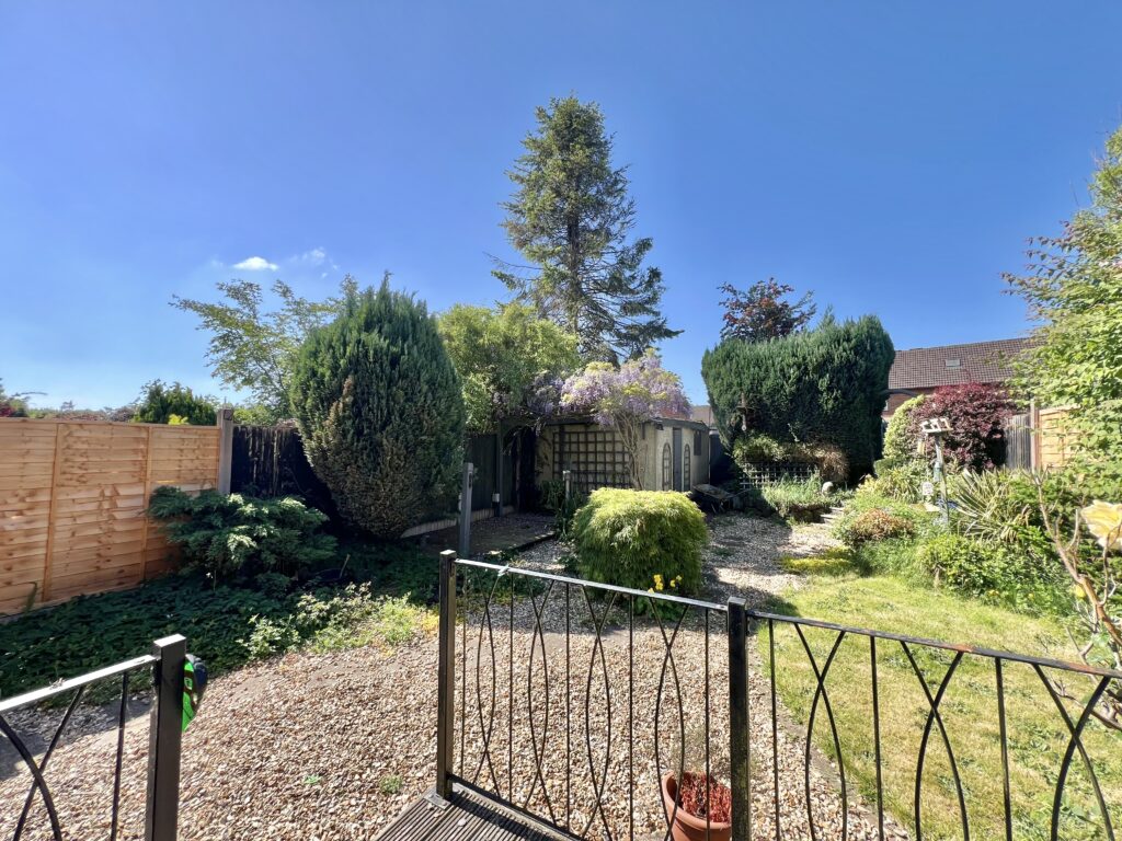 Longfield Avenue, Stone, ST15