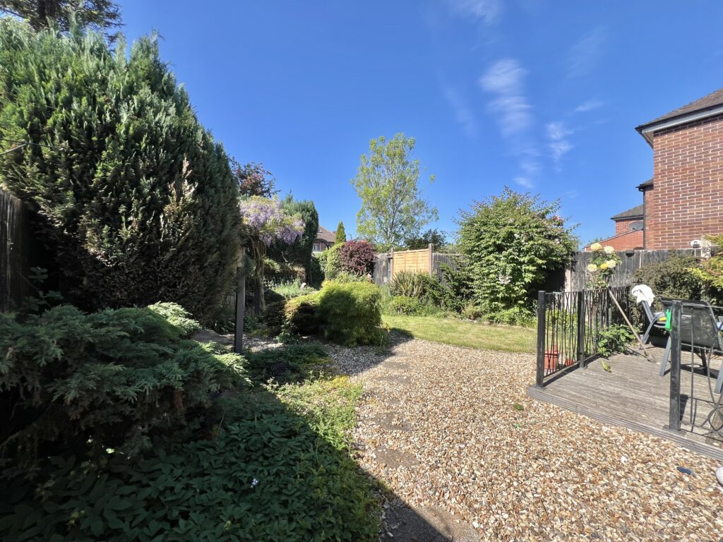 Longfield Avenue, Stone, ST15