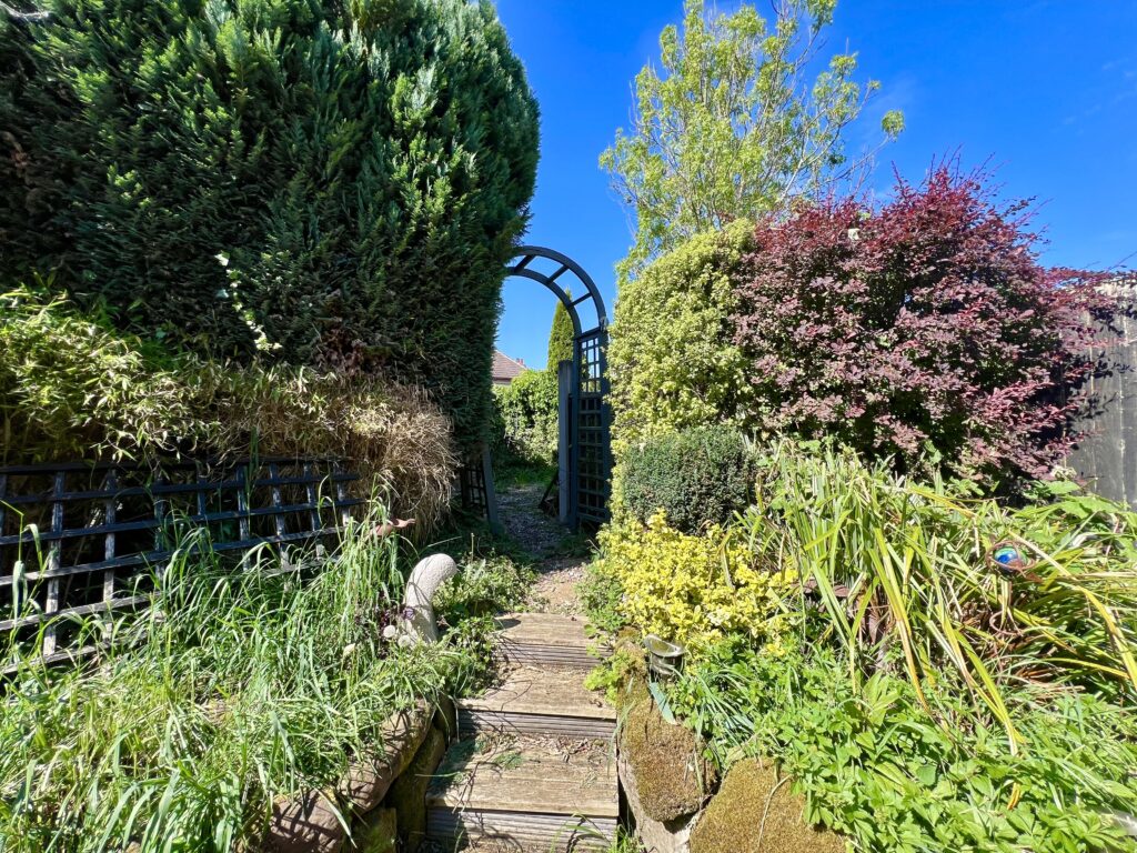Longfield Avenue, Stone, ST15