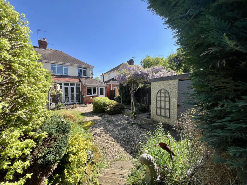 Longfield Avenue, Stone, ST15