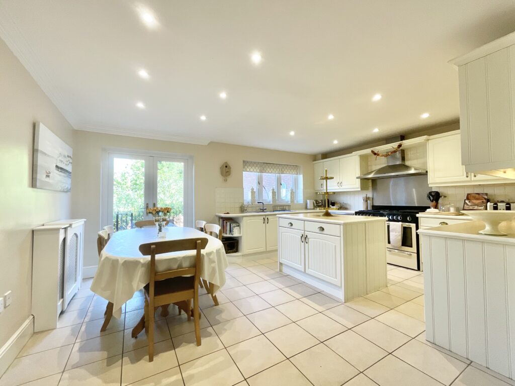 Chiltern Close, Wychwood Park, Weston, Crewe, CW2 5GE