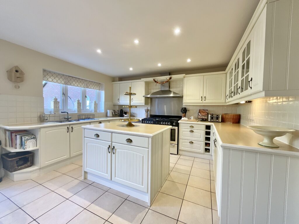 Chiltern Close, Wychwood Park, Weston, Crewe, CW2 5GE