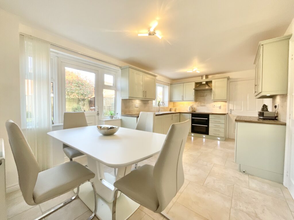 Bluebell Close, Tittensor, ST12