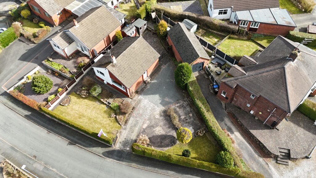 Hillcrest Avenue, Kingsley Holt, ST10