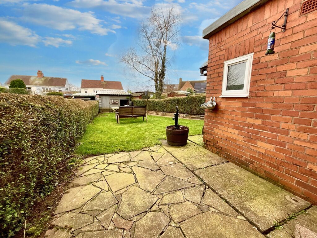 Sidney Drive, Kingsley Holt, ST10