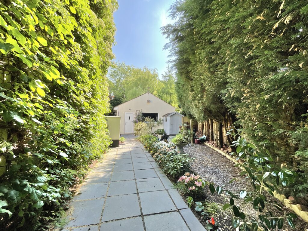 Yarnfield Lane, Yarnfield, ST15